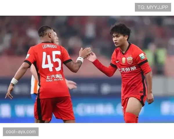 中超赛季回顾：青春风暴席卷赛场，激烈竞争开启全新篇章