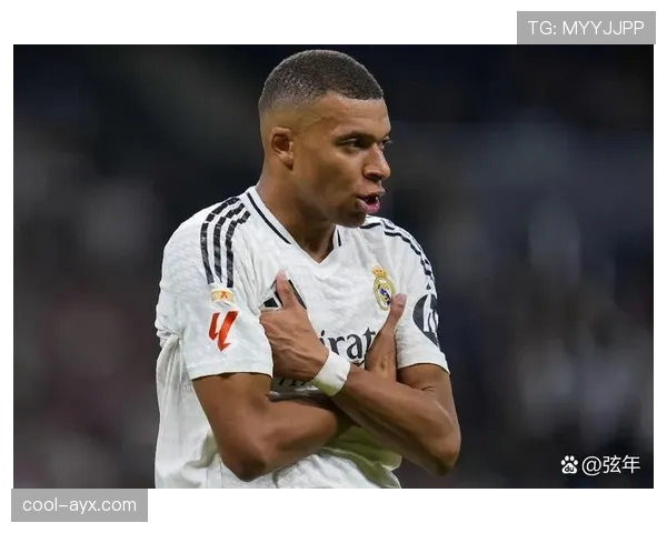 埃斯防守体系成制胜关键，战术革新助推球队逆袭创佳绩