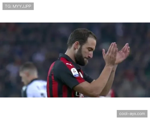 奥斯梅恩对阵顶级中卫时的身体优势运用解析